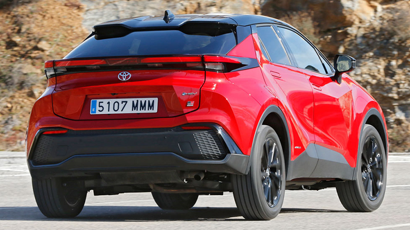 Toyota C-HR Híbrido Review: ¿Sigue Siendo el SUV Rey?