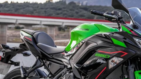 Comparativa entre la Kawasaki Ninja 650 y sus rivales en la gama media