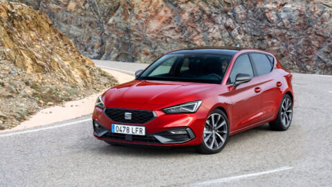 Comparativa entre vehículos: SEAT León 2019 vs. la competencia en 2026